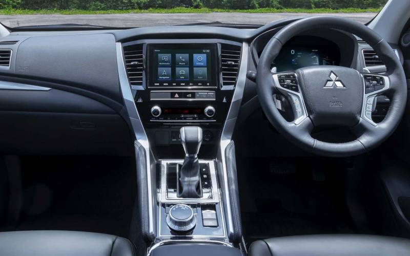  Mitsubishi  Pajero  Sport  GT Premium 2020 SUV Drive